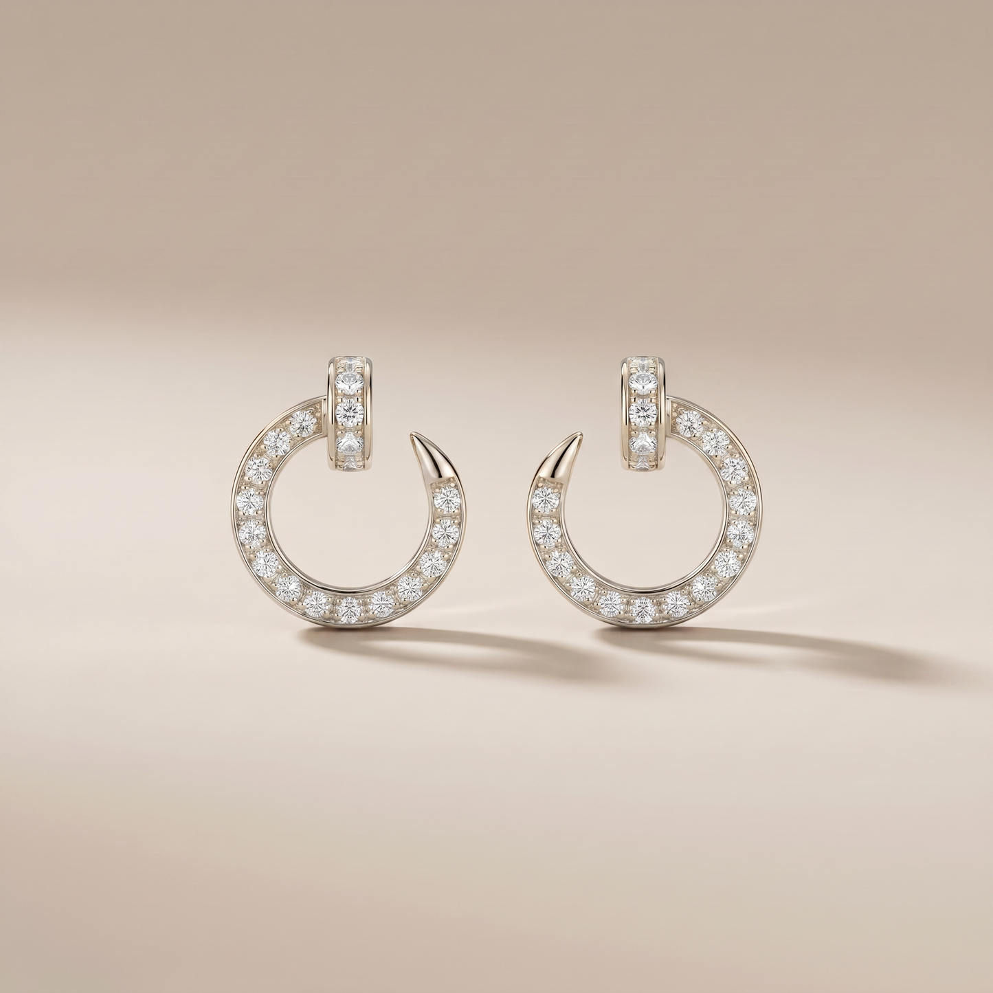 Juste Un Clou Pavé Diamonds Small Hoop Earrings