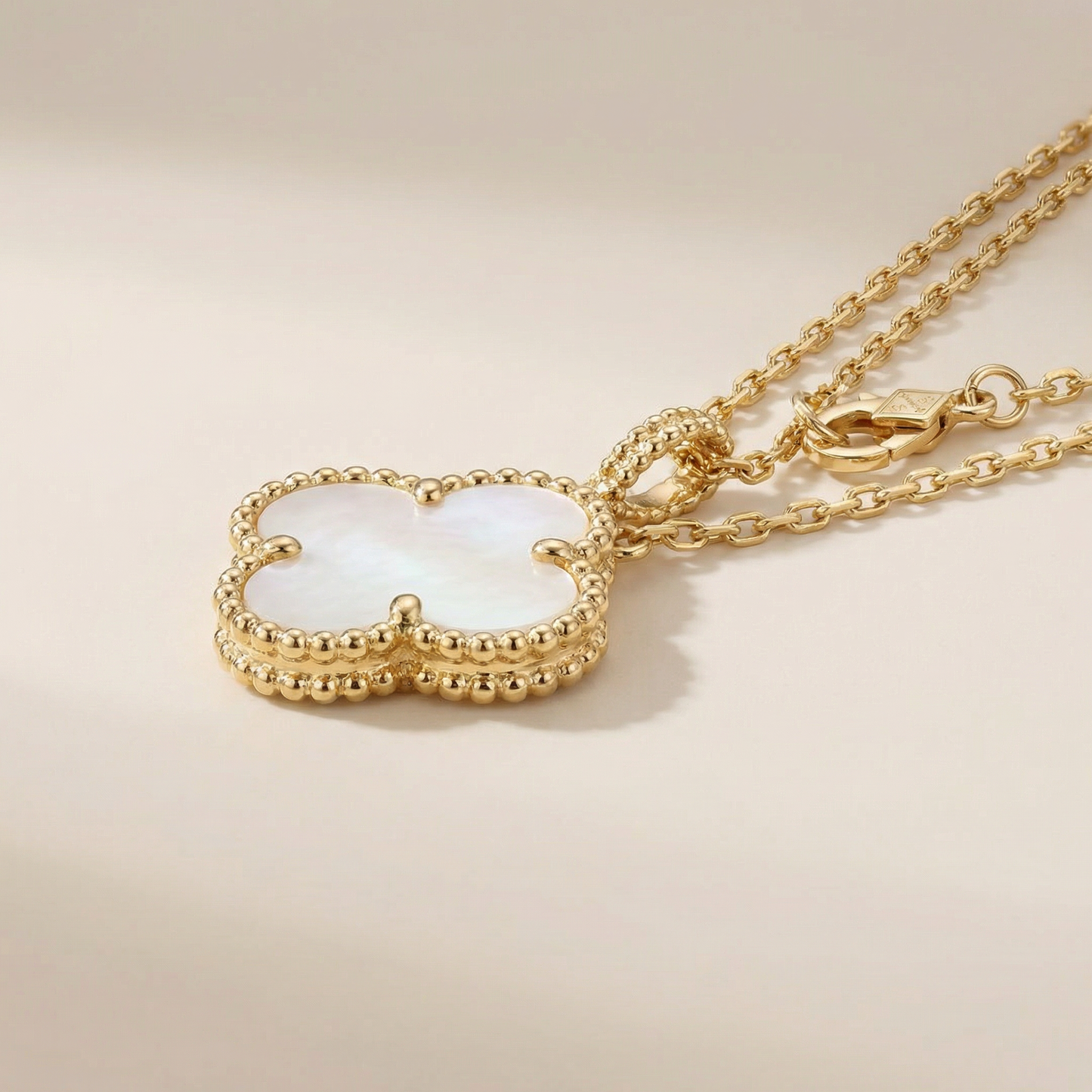 Magic Alhambra One Motif Pearl Necklace