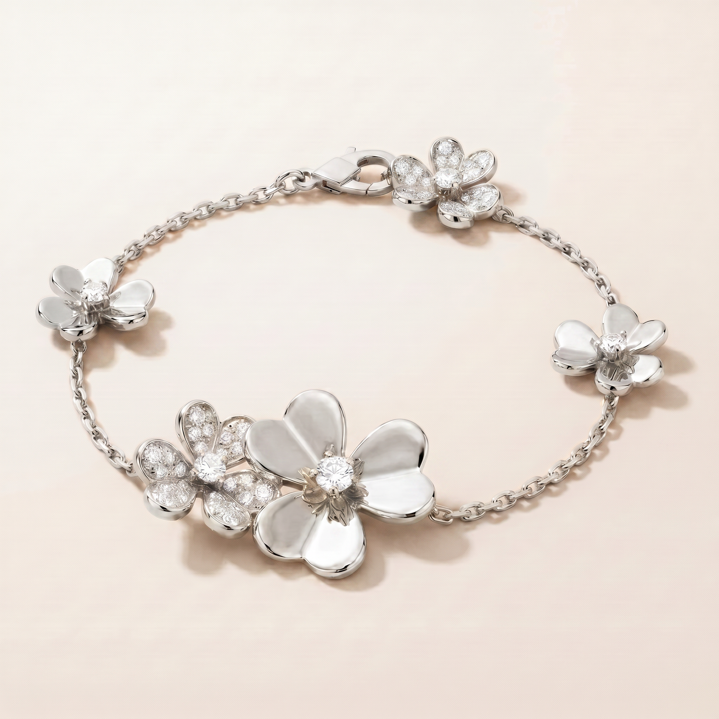 Elegant Frivole 5 Flowers Pavé Bracelet