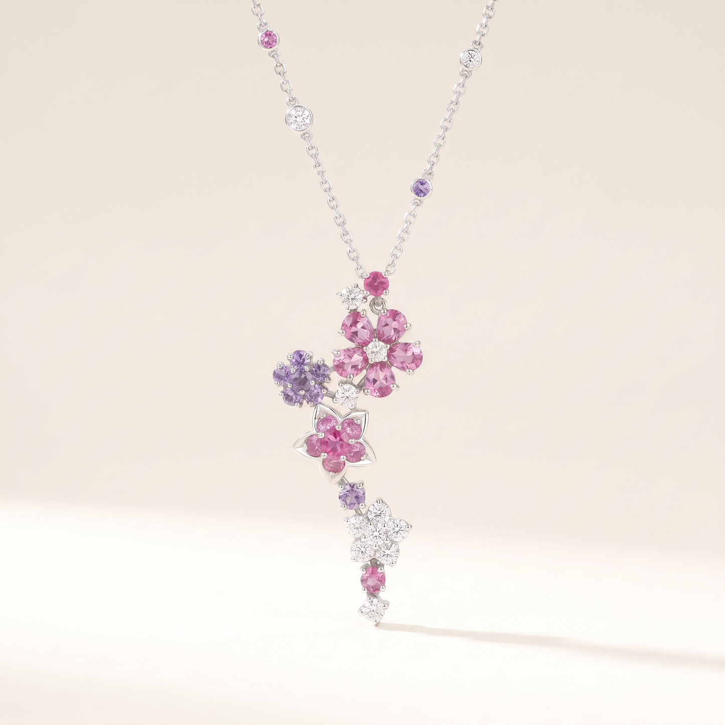 Folie Des Prés Floral Pendant Necklace