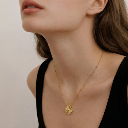 Vintage Alhambra Pendant Clover Necklace